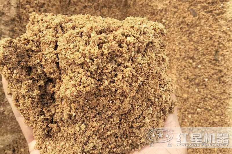 鵝卵石制成的機(jī)制砂，比天然砂還好用